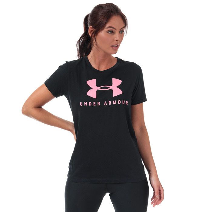 Womens Under Armour Graphic Sportstyle Classic T-Shirt in black.<BR><BR>- Super soft cotton blend jersey fabric provides all day comfort.<BR>- Fast-drying fabric wicks sweat away from your body.<BR>- Ribbed crew neck. <BR>- Short sleeves.  <BR>- Tonal back neck tape.<BR>- Large Under Armour graphic logo printed to chest.<BR>- Loose fit: Fuller cut for complete comfort.<BR>- Measurement from shoulder to hem: 25“ approximately.<BR>- 60% Cotton  40% Polyester.  Machine washable. <BR>- Ref: 1346844-003<BR><BR>Measurements are intended for guidance only.