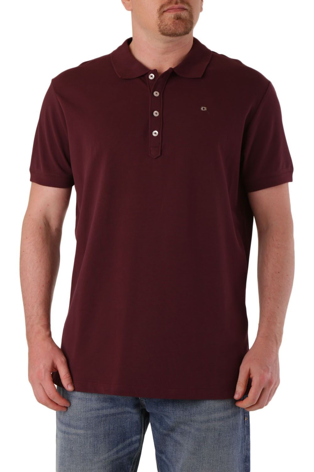 Brand: Diesel Gender: Men Type: Polo Season: Spring/Summer  PRODUCT DETAIL • Color: red • Pattern: plain • Fastening: buttons • Sleeves: short • Collar: classic  COMPOSITION AND MATERIAL • Composition: -95% cotton -5% elastane  •  Washing: machine wash at 30°