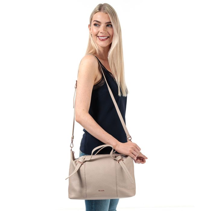Womens Ted Baker Oellie Large Leather Tote Bag in taupe. – Main compartment with zip closure. – Interior zip pocket – Two interior slip pockets.  – Grab handles with knotted detail. – Adjustable and detachable shoulder strap. – Rose gold –tone hardware. – Fully lined. – Dimensions: 40cm (W) 25cm (H) 25cm (D).  – Handle drop: 9cm. – Strap drop: 50cm. – Shell: 100% Bovine leather.  Interior lining: 100% Polyester. – Ref: 147660Measurements are intended for guidance only. 