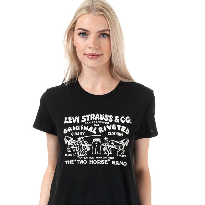 Womens Levi’s Two Horse Bubble Graphic T-Shirt in black.<BR><BR>- Ribbed crew neck.<BR>- Short sleeves. <BR>- Bubble styled Levi's Two Horse logo printed to front.<BR>- Levi’s logo tab to side.<BR>- Tonal back neck tape.<BR>- Classic fit. <BR>- Measurement from shoulder to hem: 25“ approximately. <BR>- 100% Cotton.  Machine washable.<BR>- Ref: 17369-0470<BR><BR>Measurements are intended for guidance only.
