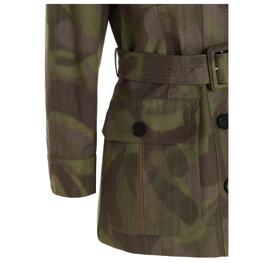 Cotton camouflage bush jacket with an all over print, a waist belt and multi pockets.