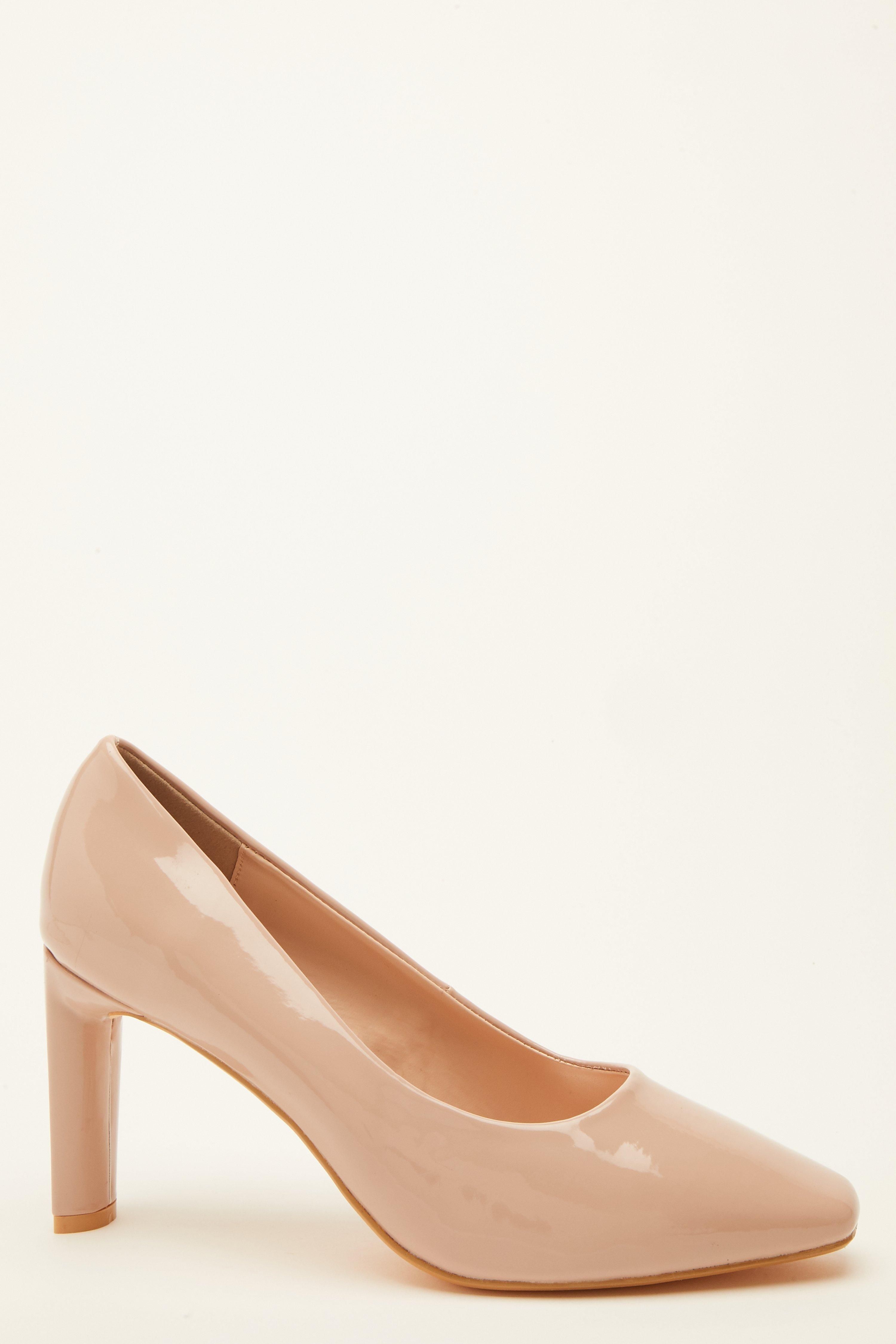 - Court style  - Patent finish  - Closed toe style  - Thin heel  - Heel height: 3.5