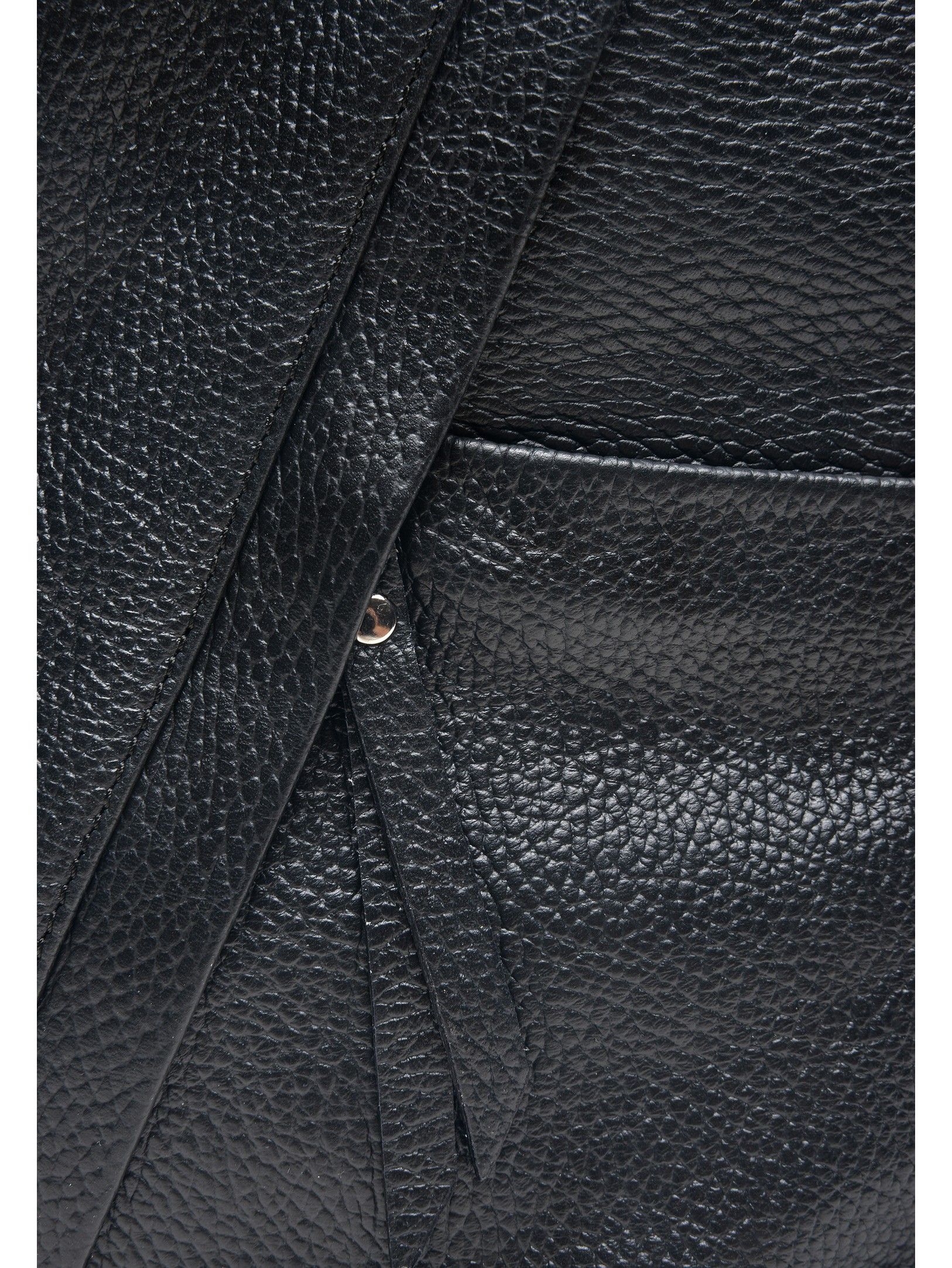 Backpack
100% cow leather
Zip closure
Inner zip pocket
Back zip pocket
Dimensions (L): 22x42x14 cm
Handle: 20 cm non adjustable
Shoulder strap: 2x80 cm adjustable
