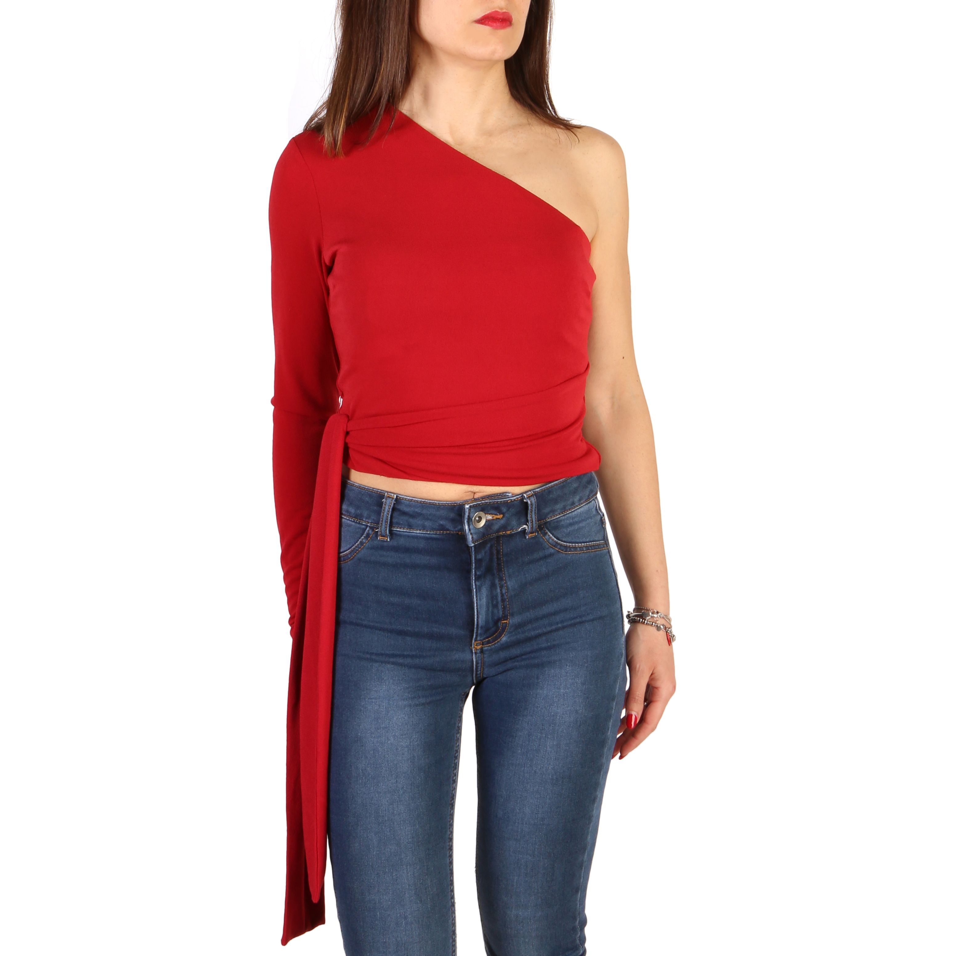 Collection: Spring/Summer
Gender: Woman
Type: Sweater
Sleeves: long
Neckline: wide
Material: elastane 5%, polyester 95%
Pattern: solid colour
Washing: hand wash
Model height, cm: 176
Model wears a size: S
Inside: unlined