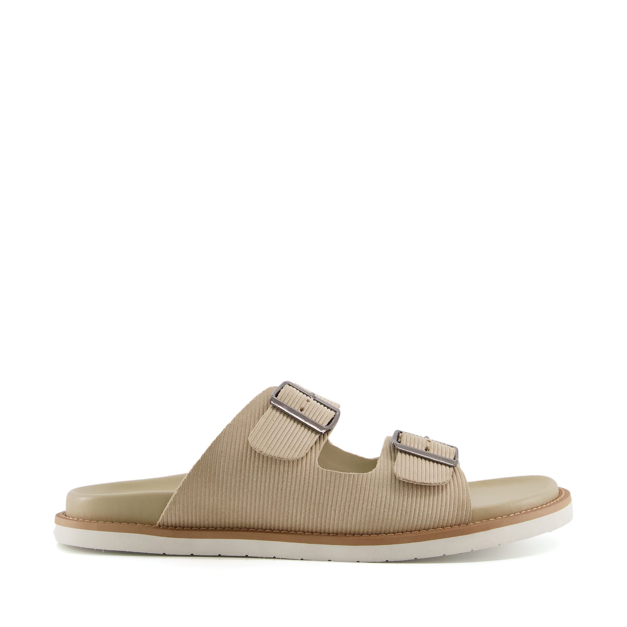 Meet the sandals you'll be wearing on repeat this summer. Comfortable and stylish, they feature soft leather straps and a moulded footbed. You will never want to take them off.