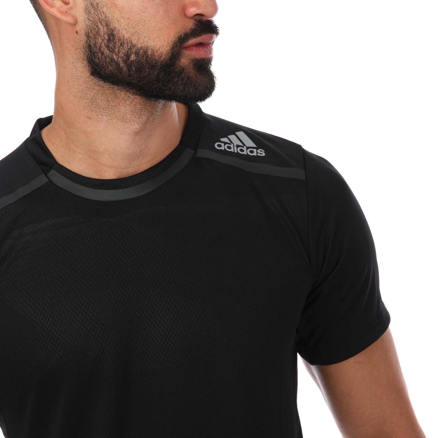 Mens adidas Designed for Training Workout Training T- Shirt in black.- Crewneck.- Short sleeves.- Mesh underarm panel.- Moisture-absorbing AEROREADY.- Slim fit.- 100% Polyester (Recycled).- Ref: HE5441