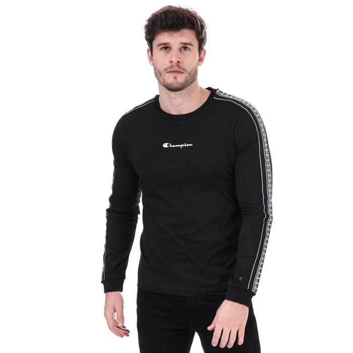 Mens Champion Stripe C Logo Tape Long Sleeve T- Shirt in black. – Ribbed crew neck. – Long sleeves with taped detail. – Champion logo on the chest. – Signature C logo embroidered above left cuff. – Ribbed cuffs. – Comfort fit. – 100% Cotton.  Machine washable.  – Ref: 213460KK01