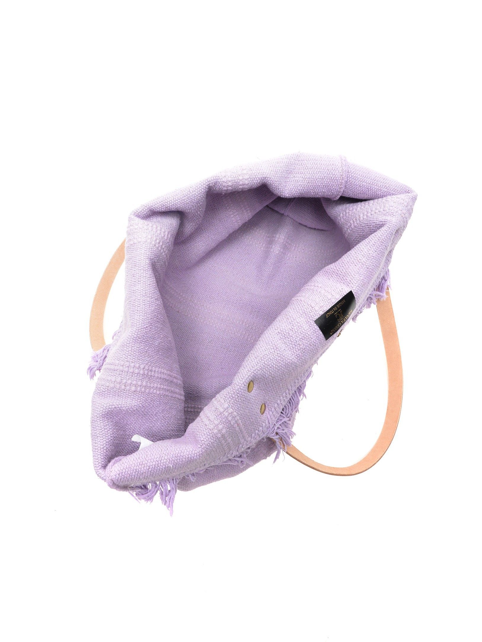 Tote Bag
100% cotton
Popper closure
Dimensions (L): 33x50x13 cm
Handle: 54 cm
Shoulder strap: / cm adjustable