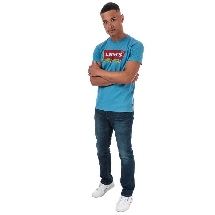 Mens Levi’s Graphic Varsity T-Shirt in Parisian blue.<BR><BR>- Ribbed crew neck.<BR>- Short sleeves. <BR>- Levi's graphic logo printed to front.<BR>- Levi’s logo tab to side.<BR>- Tonal back neck tape.<BR>- Soft and comfortable cotton jersey fabric.<BR>- 100% Cotton.  Machine washable.<BR>- Ref: 22491-0806