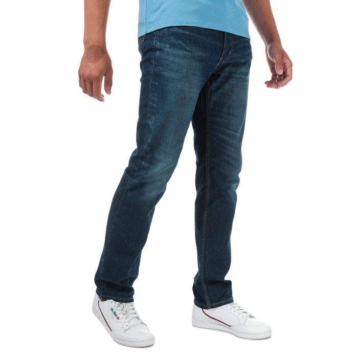 Mens Levi’s 514 Straight Jeans in quincy bold. <BR><BR>Classic straight fit jeans  ideal for medium to athletic builds.<BR><BR>- Classic 5 pocket styling. <BR>- Zip fly and button fastening. <BR>- Sits below waist.<BR>- Regular fit through thigh. <BR>- Straight leg.<BR>- Short inside leg length approx. 30in  Regular inside leg length approx. 32in  Long inside leg length approx. 34in.<BR>- 96% Cotton  2% Polyester  2% Elastane.  Machine washable.<BR>- Ref: 00514-1343<BR><BR>Measurements are intended for guidance only.
