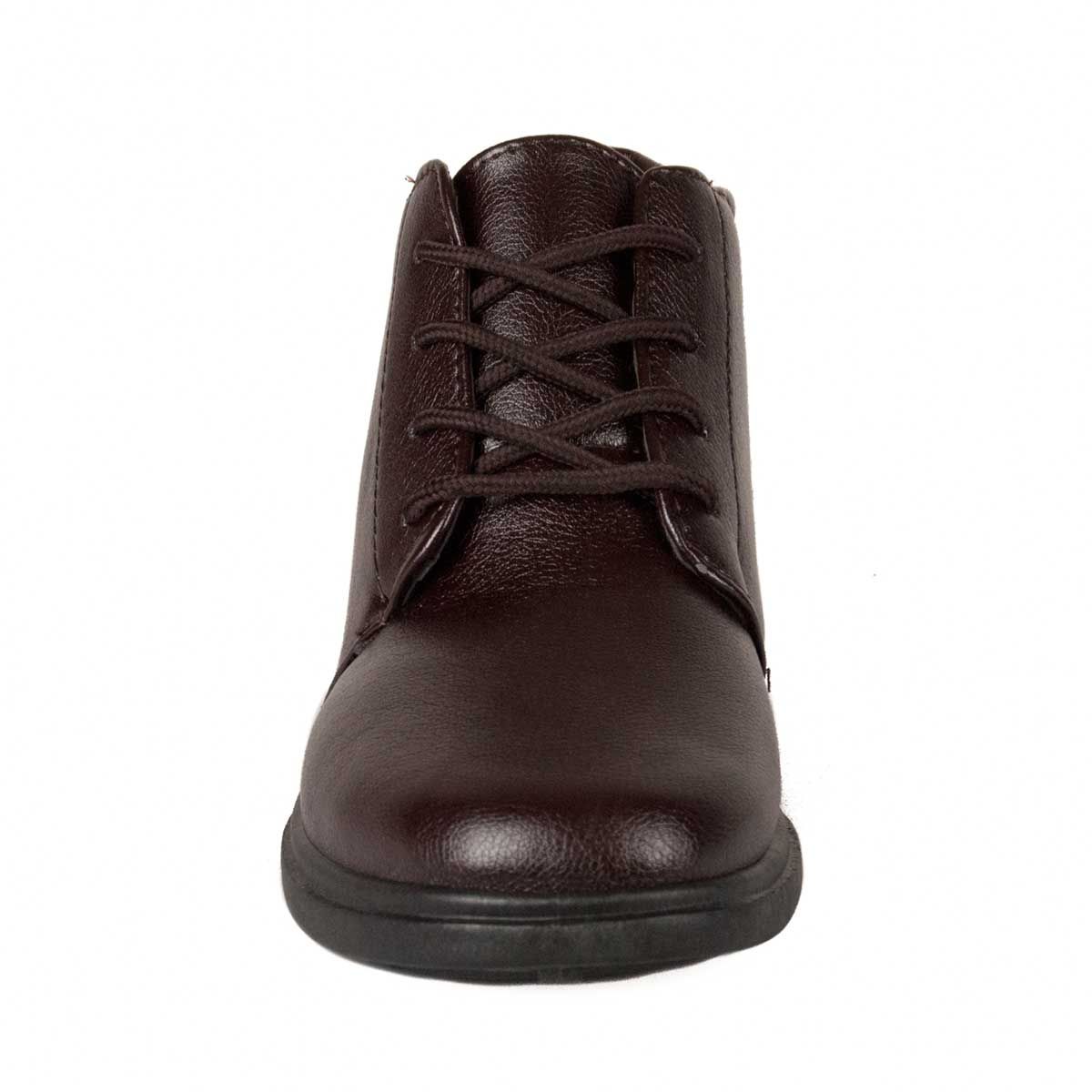 Comfortable and light boot for men with laces of thread, perfect for the day for its super flexible and perfectly adaptable to the foot. The ankle area is padded, to provide greater comfort. Its double seam gives the boot firmness and consistency. Interior area and plant coarse hair lined. Foreign material Very easy to clean. Light floor and anti-slip rubber sole.