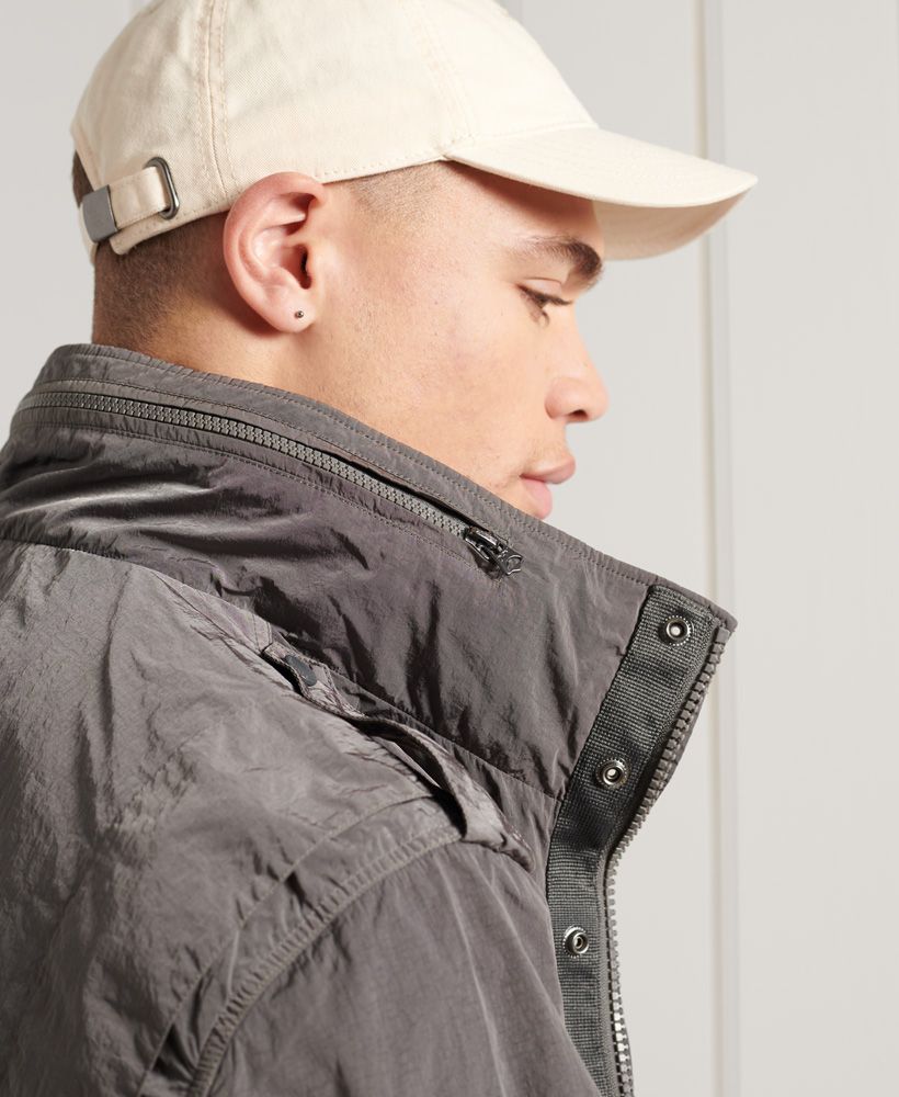 Get a military-inspired look with our new Field Jacket, featuring a popper and zip fastening, four pockets, and a signature logo patch.Popper and zip fasteningPopper cuffsFour popper fastened pocketsEpaulettesZip detailingSignature logo patch