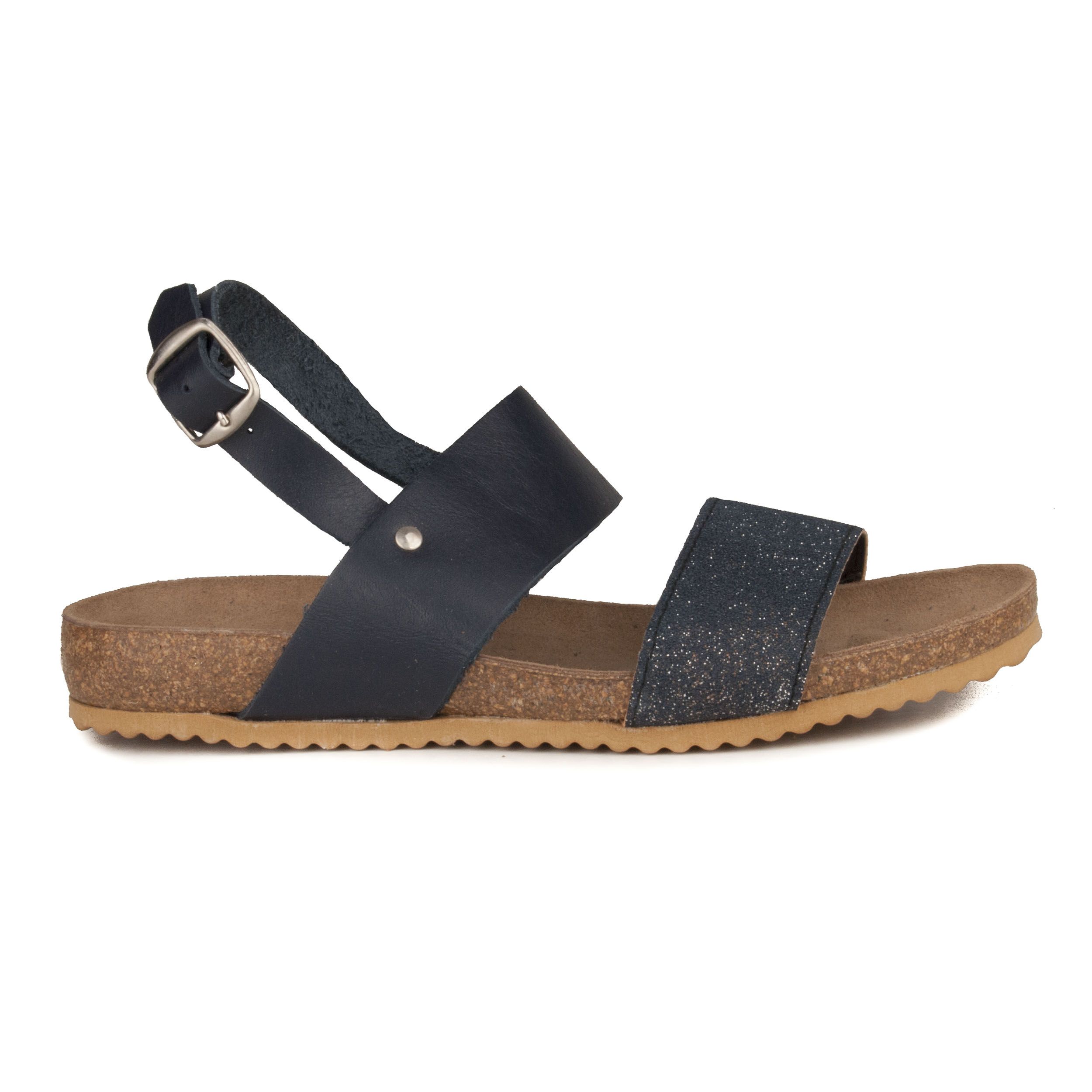 Despite its simplicity you will see how this sandal made of skin is extremely comfortable thanks to its Bio plant and the Eva rubber floor, which makes the star sandal because it does not weigh nothing, it is super light. Walking with this sandal will be very comfortable. Close on the ankle. Style and elegant.