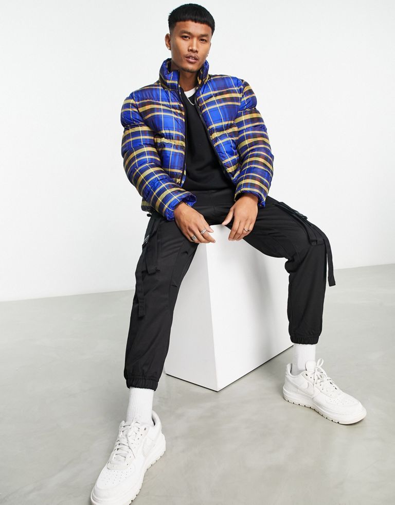 Jacket by ASOS DESIGN Stand out, stay warm High collar Zip fastening Side pockets Regular fit Sold by Asos