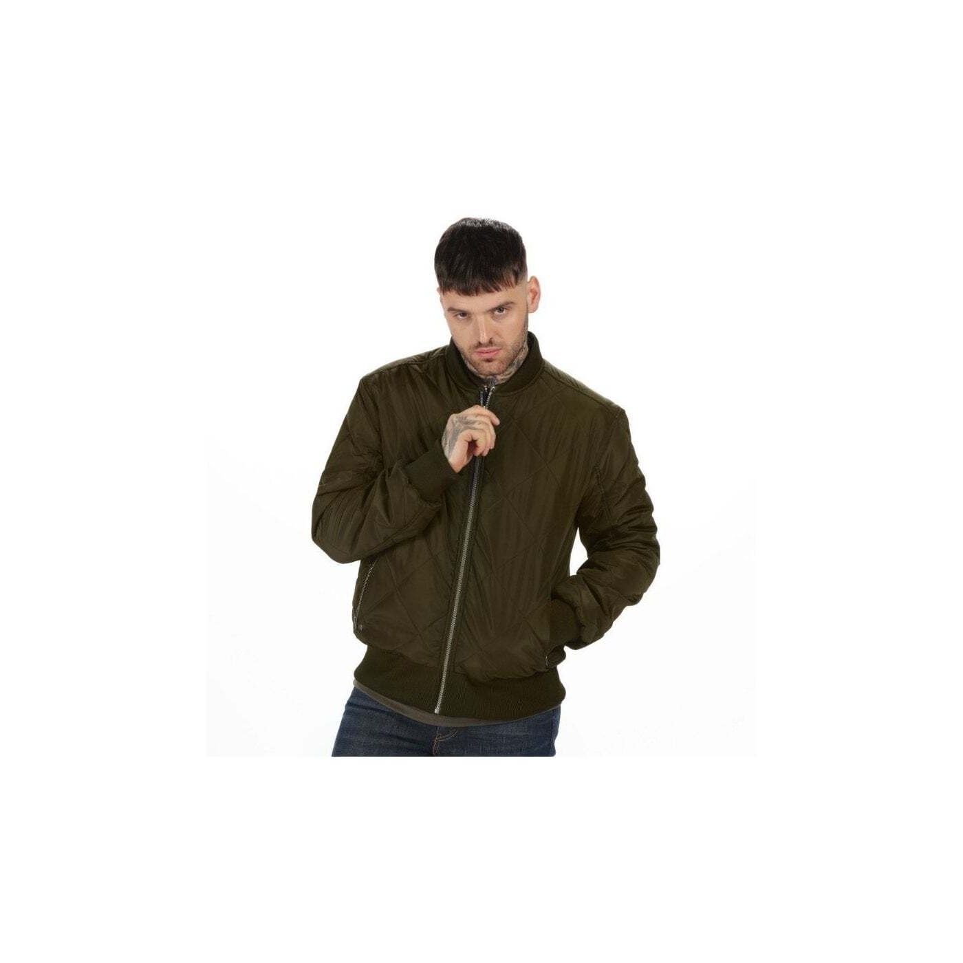 100% Polyester. Lightweight diamond quilted jacket. Sleek and durable. Water repellent finish with quality thermo-guard 140GSM insulation. The stretch rib at collar, hem & cuffs allow for comfortable movement. With 2  lower pockets.
