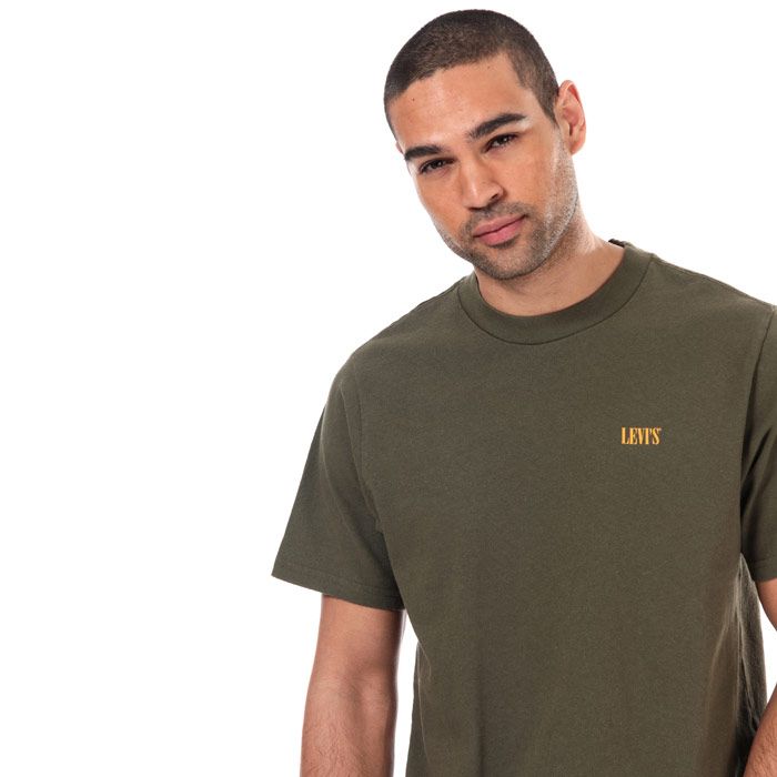 Mens Levis Relaxed Mock Neck T- Shirt in olive.<BR><BR>- Ribbed crew neck.<BR>- Short sleeves.<BR>- Levi’s logo print at the left chest. <BR>- Tonal back neck tape.<BR>- Regular fit.<BR>- 100% Cotton.  Machine wash at 30 degrees.<BR>- Ref: 296770001
