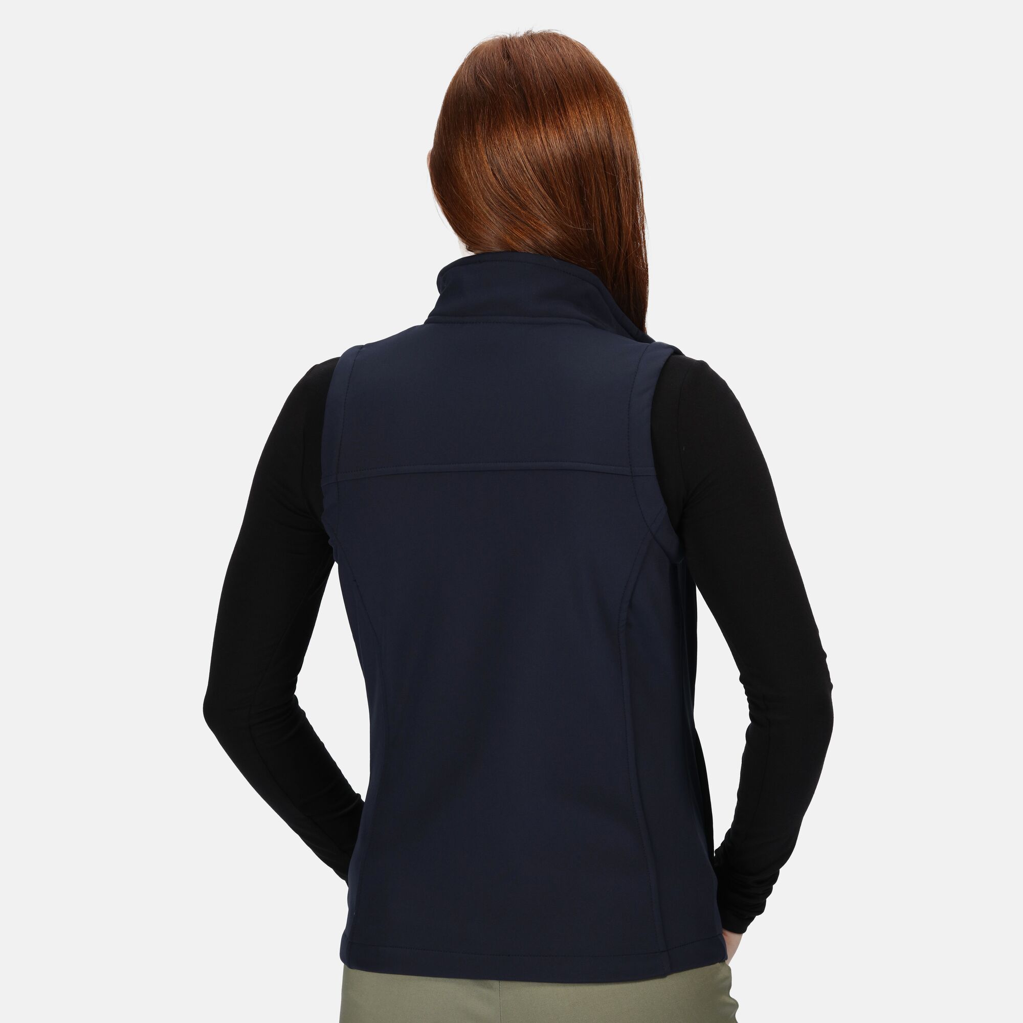 Warm backed woven stretch Softshell fabric in a durable water repellent finish. Wind resistant, quick drying and super soft handle. 2 zipped lower pockets and 1 zipped chest pocket. Lightweight and easy to wear in a shaped fit with adjustable shockcord hem. Regatta Womens sizing (bust approx): 6 (30in/76cm), 8 (32in/81cm), 10 (34in/86cm), 12 (36in/92cm), 14 (38in/97cm), 16 (40in/102cm), 18 (43in/109cm), 20 (45in/114cm), 22 (48in/122cm), 24 (50in/127cm), 26 (52in/132cm), 28 (54in/137cm), 30 (56in/142cm), 32 (58in/147cm), 34 (60in/152cm), 36 (62in/158cm). 96% polyester/4% elastane outer.