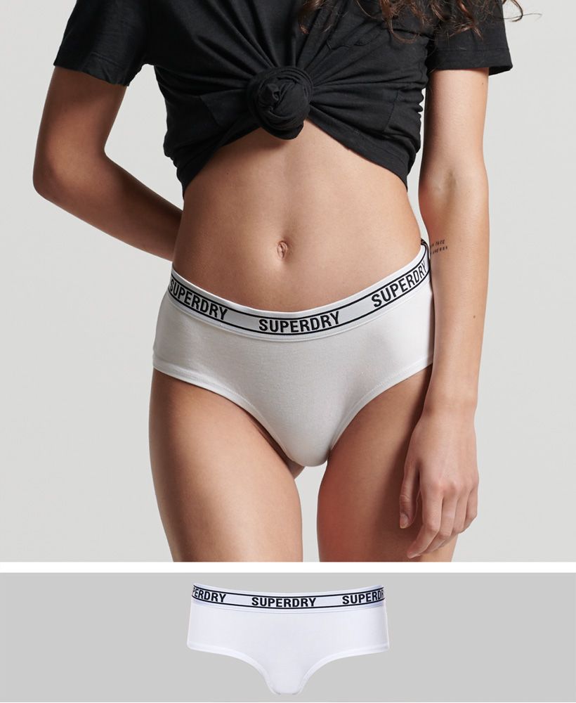 A classic addition to your essentials, our Organic Cotton Hipster Briefs are soft to touch and minimalist, with the added bonus of being sustainably sourced.Elasticated waistband with logo detailingBrief styleOrganic cotton blendMade with organic cotton grown using natural rather than chemical pesticides and fertilisers. The healthier soil this creates uses up to 80% less water which is better for our planet and for the farmers who grow it.Please note due to hygiene reasons, we are unable to offer an exchange or refund on underwear unless they are sealed in their original packaging. This does not affect your statutory rights.