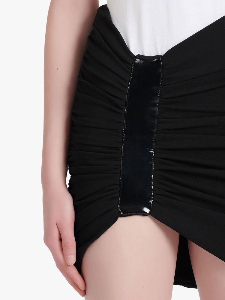Black jersey miniskirt with a tone-on-tone lacquered detail, asymmetric cut and draped design. It features rear zip closure and tight fit.The model is 177cm tall and wears size FR 36.
