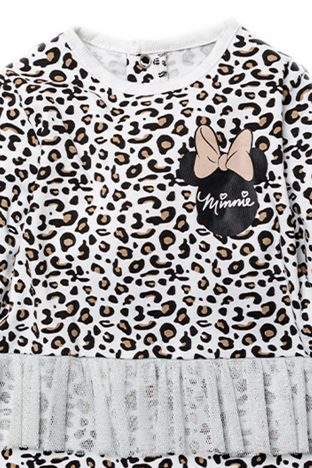 This adorable Disney Baby sleepsuit features a funky Minnie Mouse leopard print. The sleepsuit is footed and has a mesh tutu around the waist band! The sleepsuit is cotton with popper fastenings, keeping your little one comfortable. This would be a lovely gift or new addition to your little ones wardrobe!