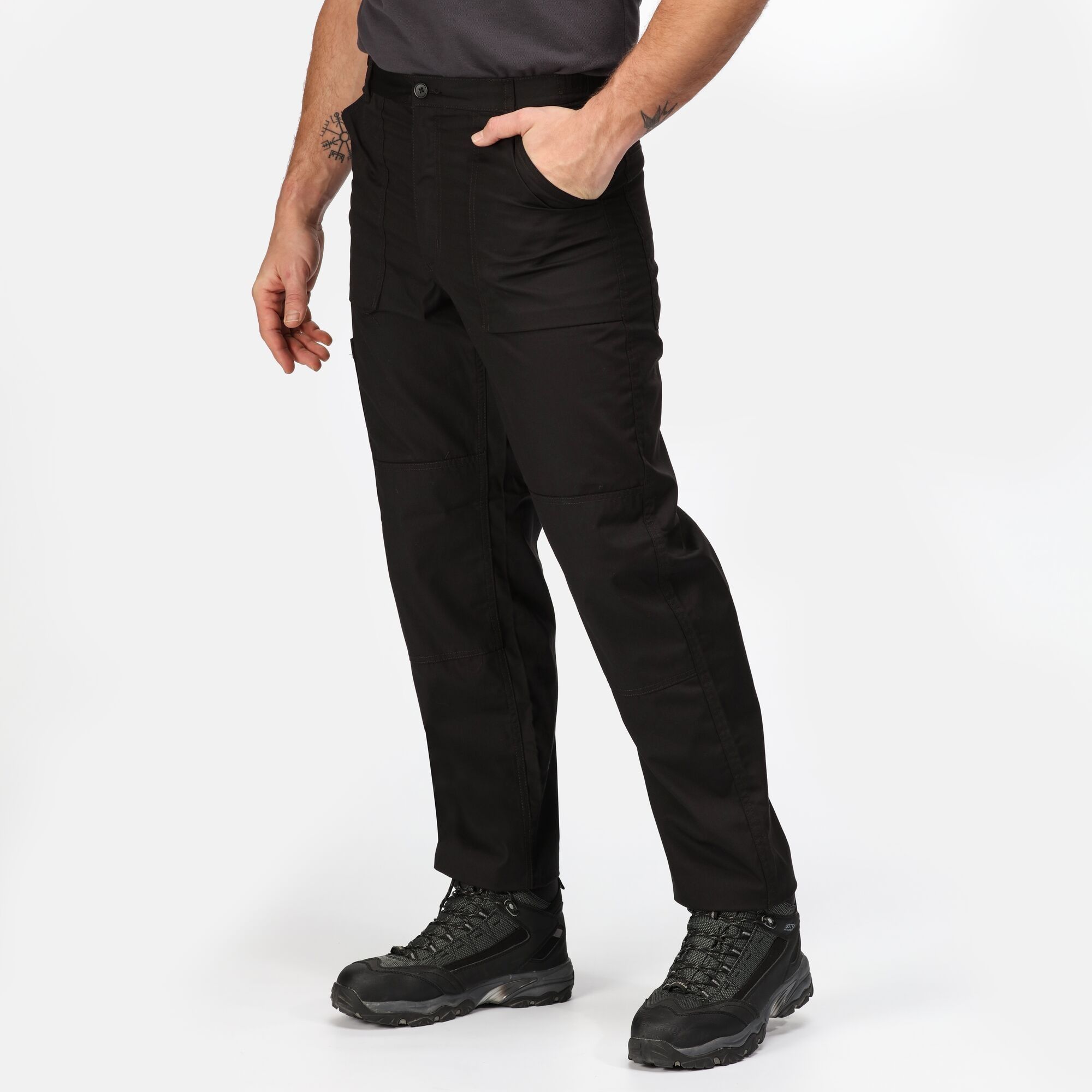 Waterproof trousers with multi-pocketed design. Knee patches. Ideal for wet weather. 100% polycotton. Wipe clean.
