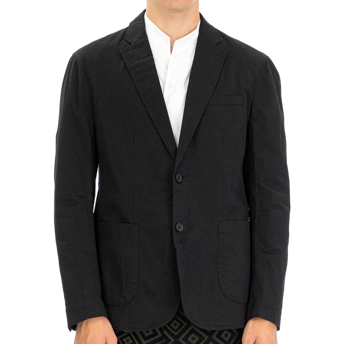 Armani Exchange 8NZG40ZNT3Z-1200-40 Classic and versatile, this black jacket can be paired with both formal and informal pieces.