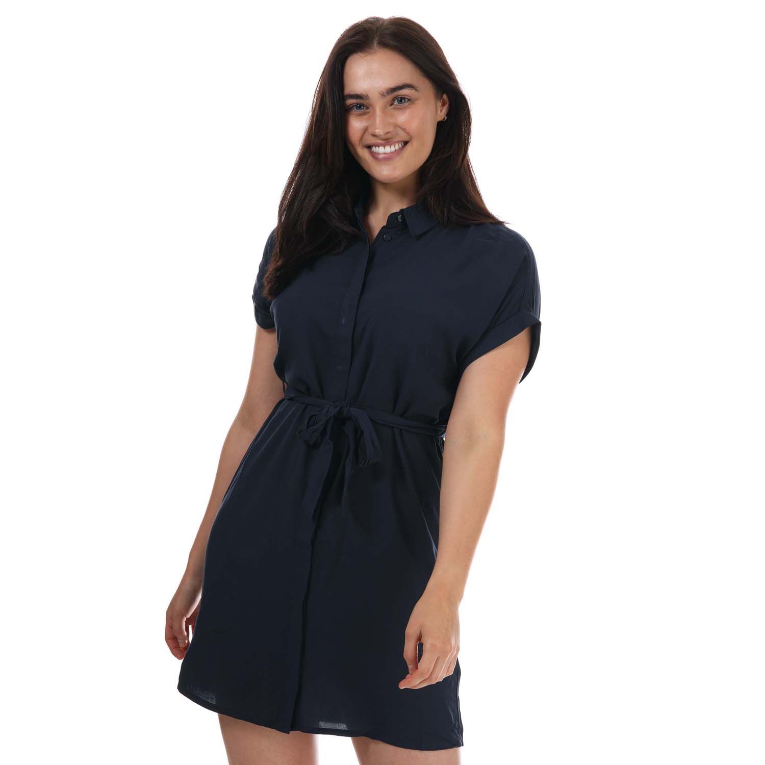 Womens Vero Moda Easy SS Shirt Dress in navy.- Shirt collar.- Hidden button closure.- Turn up details at the sleeves.- Belt at the waist.- Soft viscose material.- Regular fit.- Body: 100% Viscose.- Ref: 10245163A