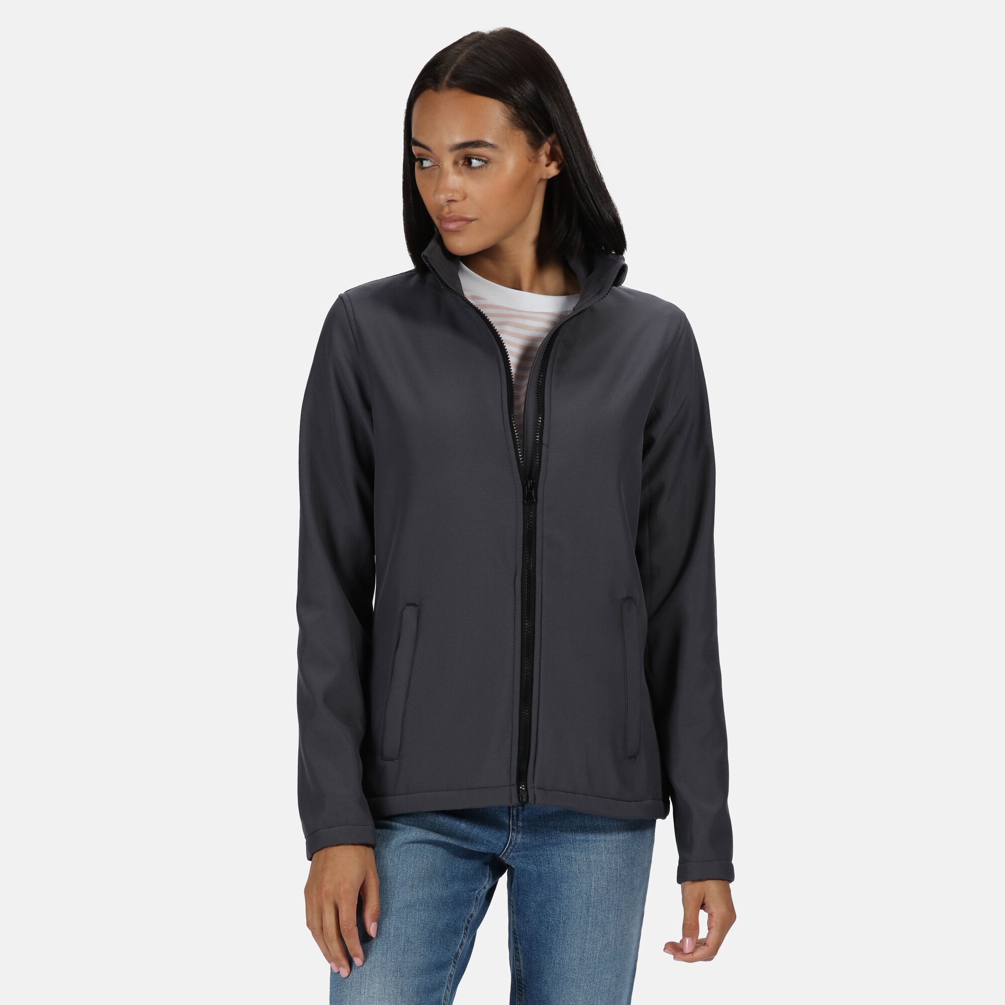 Wind resistant membrane. Showerproof. Shaped fit. Collar high contrast full length zip with inner zip guard. Two front pockets. Open cuffs. Drawcord hem. Cut out label. Ideal for screen, transfer and vinyl printing.