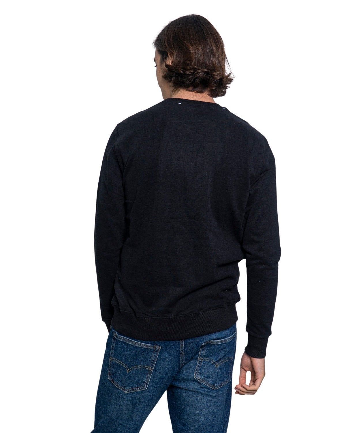 Brand: Calvin Klein Jeans Gender: Men Type: Sweatshirts Season: Spring/Summer  PRODUCT DETAIL • Color: black • Pattern: print • Fastening: slip on • Sleeves: long • Neckline: round neck  COMPOSITION AND MATERIAL • Composition: -100% cotton  •  Washing: machine wash at 30° -100% Cotton
