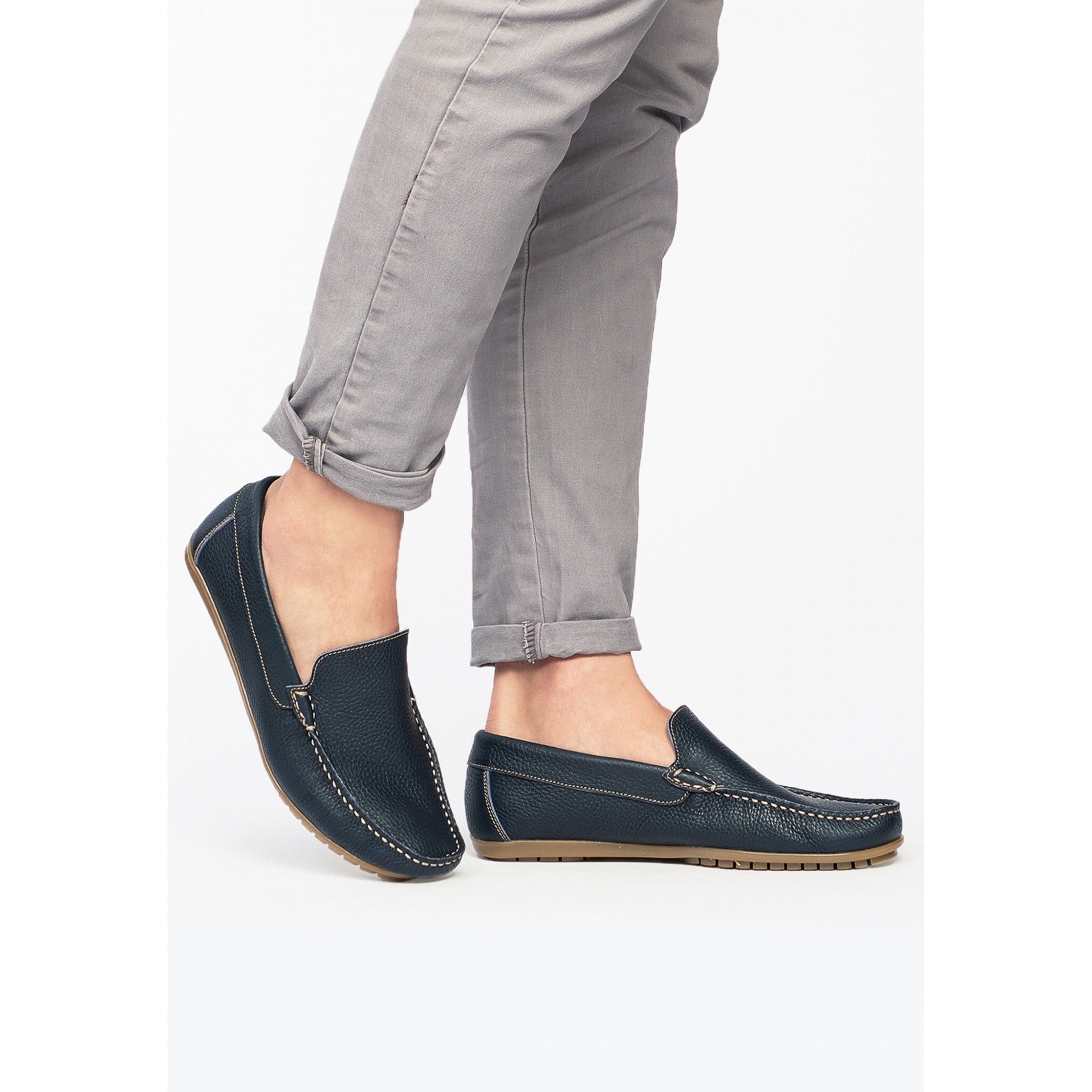 Nappa leather loafers by Son Castellanisimos. Upper made of cowhide leather. Open shoe with inner and insole made of cowhide leather. Sole material: synthetic and non slip. Heel height: 1 cm. Designed and made in Spain.