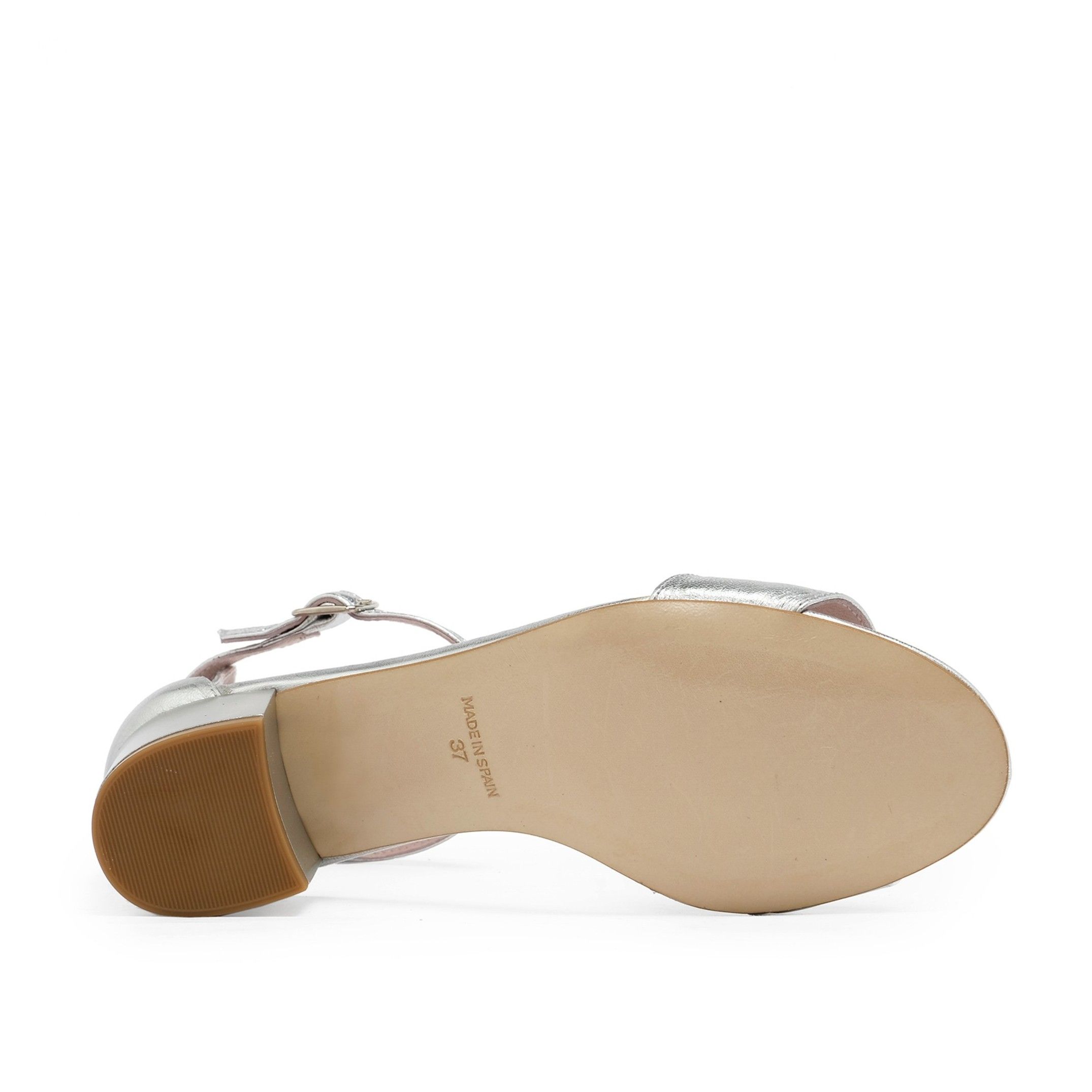 Classic sandals with heel for women. By Eva Lopez. Upper: goat leather. Closure: Metal buckle. Inner lining and insole: pig lining. Sole material: Cuerolite. Heel height: 4.5 cm. Designed and manufactured in Spain.