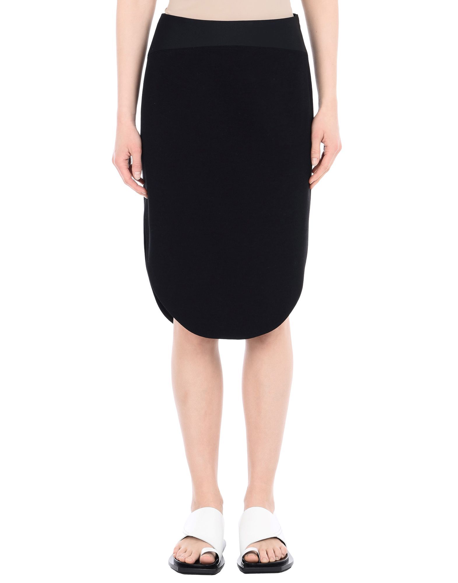 Maiyet is a modern luxury brand that combines the contemporary design of its dresses, trousers and shirts with the heritage of the world's master artisans.The brand is deeply committed to forging partnership to promote business growth in challenging global economies,reviving ancient techniques like Javanese Batik, preserving the hand-operated jacquard loom for silks,souring the finest cashmire from nomadic herders in Mongolia and promoting sustainable employement.Made in USA.