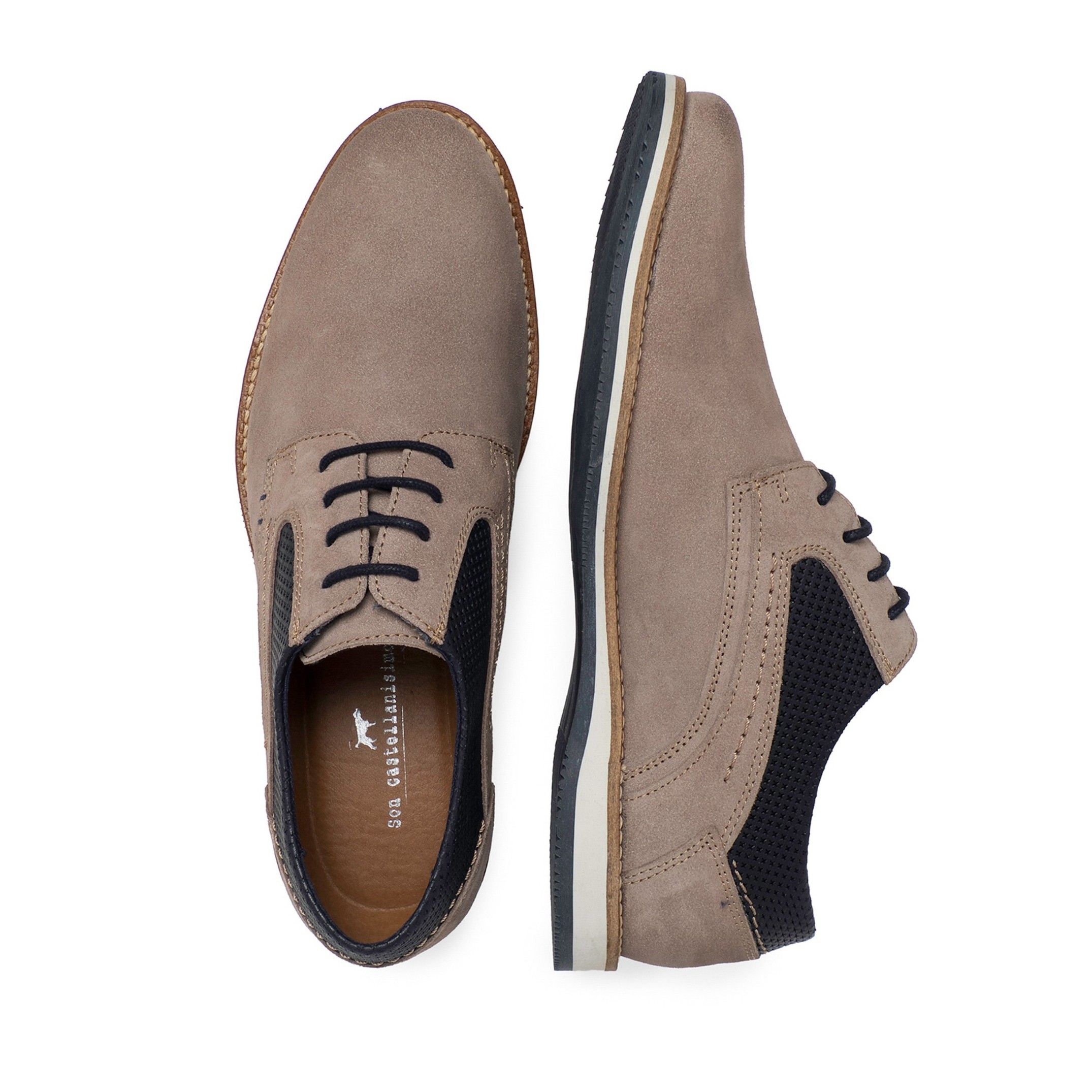 Lace up shoes by Son Castellanisimos. Upper made of nappa and split leather. Inner and insole made of cowhide leather. Sole material: synthetic and non slip. Heel height: 2 cm. Designed and made in Spain.
