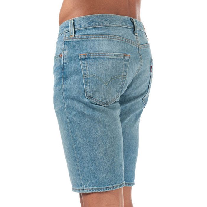 Mens Levi’s 501 Original Shorts in pepperoni.<BR><BR>- Classic 5 pocket styling. <BR>- Signature button fly fastening. <BR>- Comfortable stretch denim construction.<BR>- Straight leg.<BR>- Sits at waist.<BR>- Inside leg length measures 10in approximately.<BR>- 99% Cotton  1% Elastane. Machine washable.<BR>- Ref: 36512-0096<BR><BR>Measurements are intended for guidance only.
