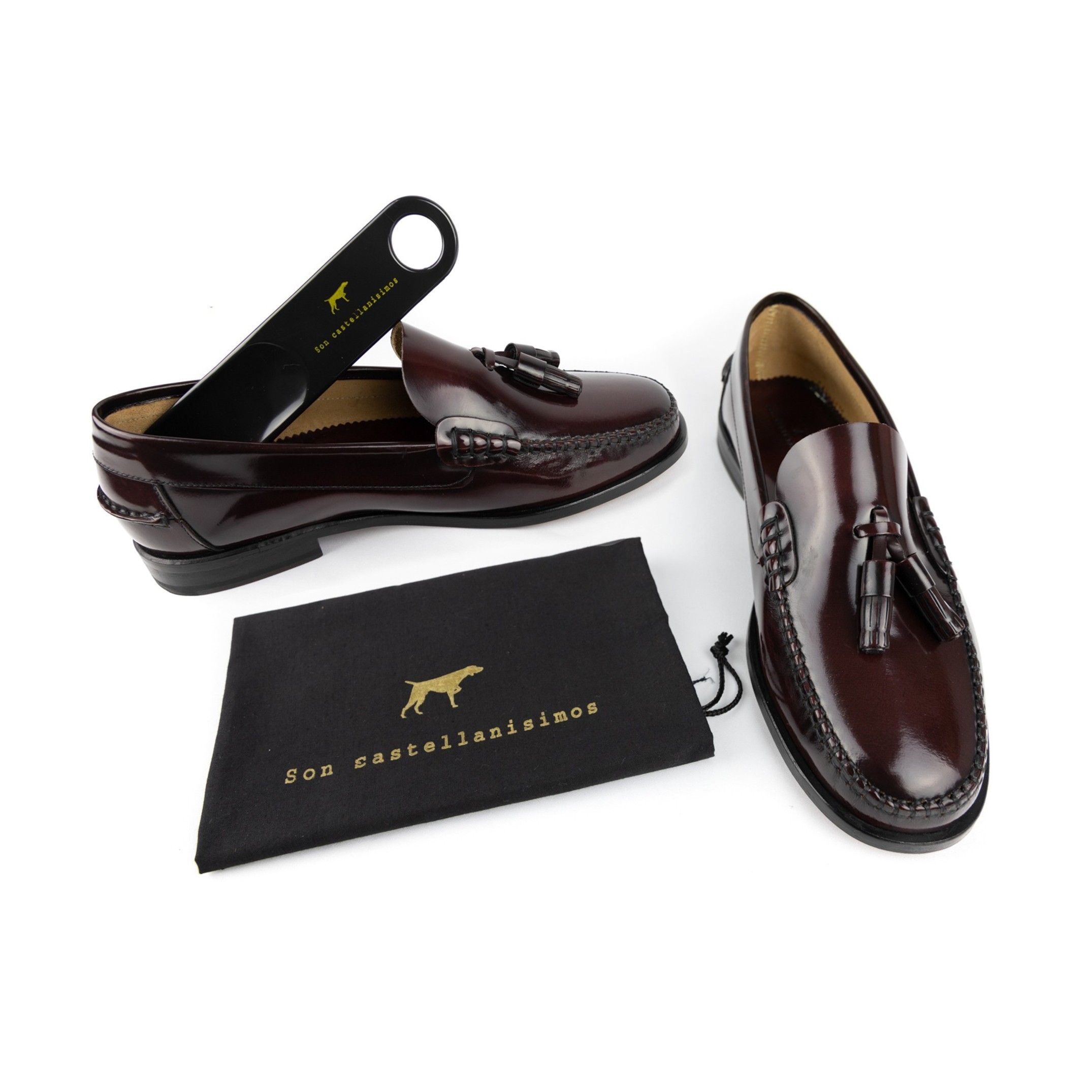 Florentic leather loafers. Premium collection of Son Castellanisimos. Outer material: cowhide leather. Inner: Cowhide leather. Closure: no closure / open. Inner lining and insole: cowhide leather. Outsole Material: high quality leather. Heel height: 2 cm. Designed and manufactured in Spain.