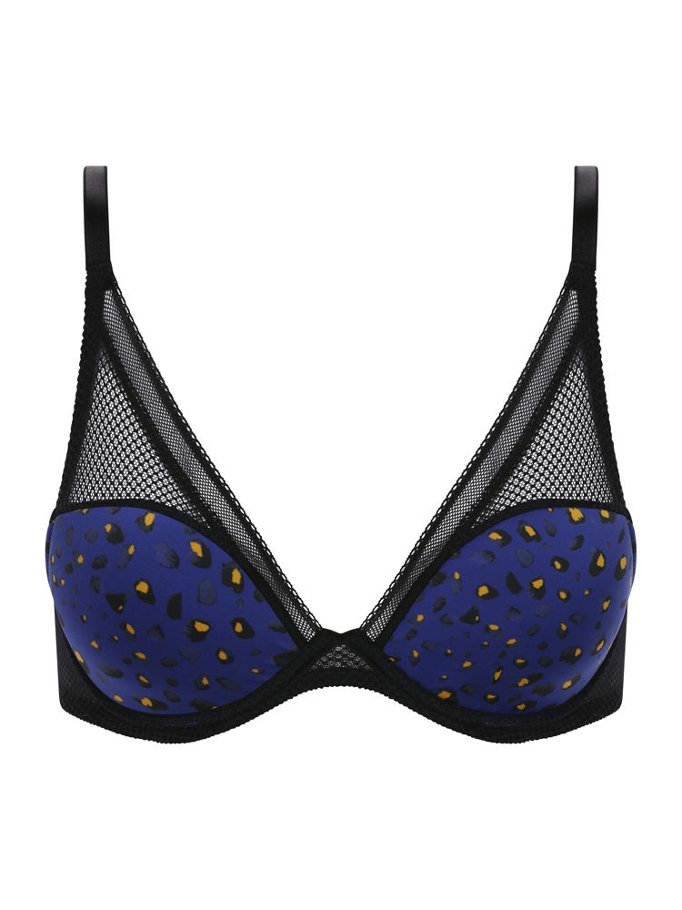 Chantelle by Passionata Imagine range is the perfect modern print lingerie. This plunge t-shirt bra is slightly padded, giving you a natural shape. Underwired cups provide uplift and support. Adjustable straps and hook and eye fastening provides the perfect fit.