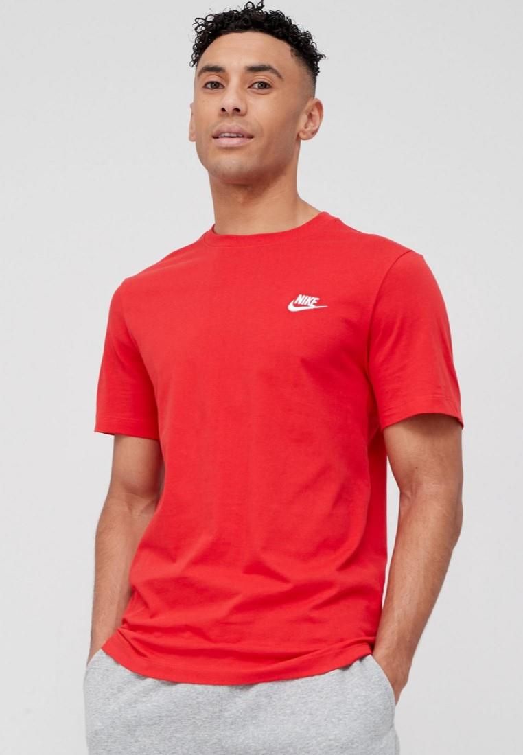 Nike Crew Neck Club Mens T Shirt.     
Cotton Jersey Tee.     
Ribbed Crew Neck and Short Sleeves.     
Embroidered Swoosh and Nike Logo.          
Standard Fit for A Relaxed, Easy Feel.