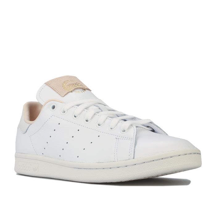 Adidas Originals Stan Smith Trainers in footwear white - crystal white.<br><br>- Premium leather upper.<br>- Lace closure.<br>- Perforated 3-Stripes to sides.<br>- Contrast heel patch with debossed Trefoil branding.<br>- Foil print brand patch on tongue.<br>- Synthetic leather lining to heel.<br>- Comfortable textile lining<br>- Removable cushioned sockliner.<br>- Rubber cupsole.<br>- Leather upper  Synthetic and textile lining  Synthetic sole.<br>- Ref: EF2099