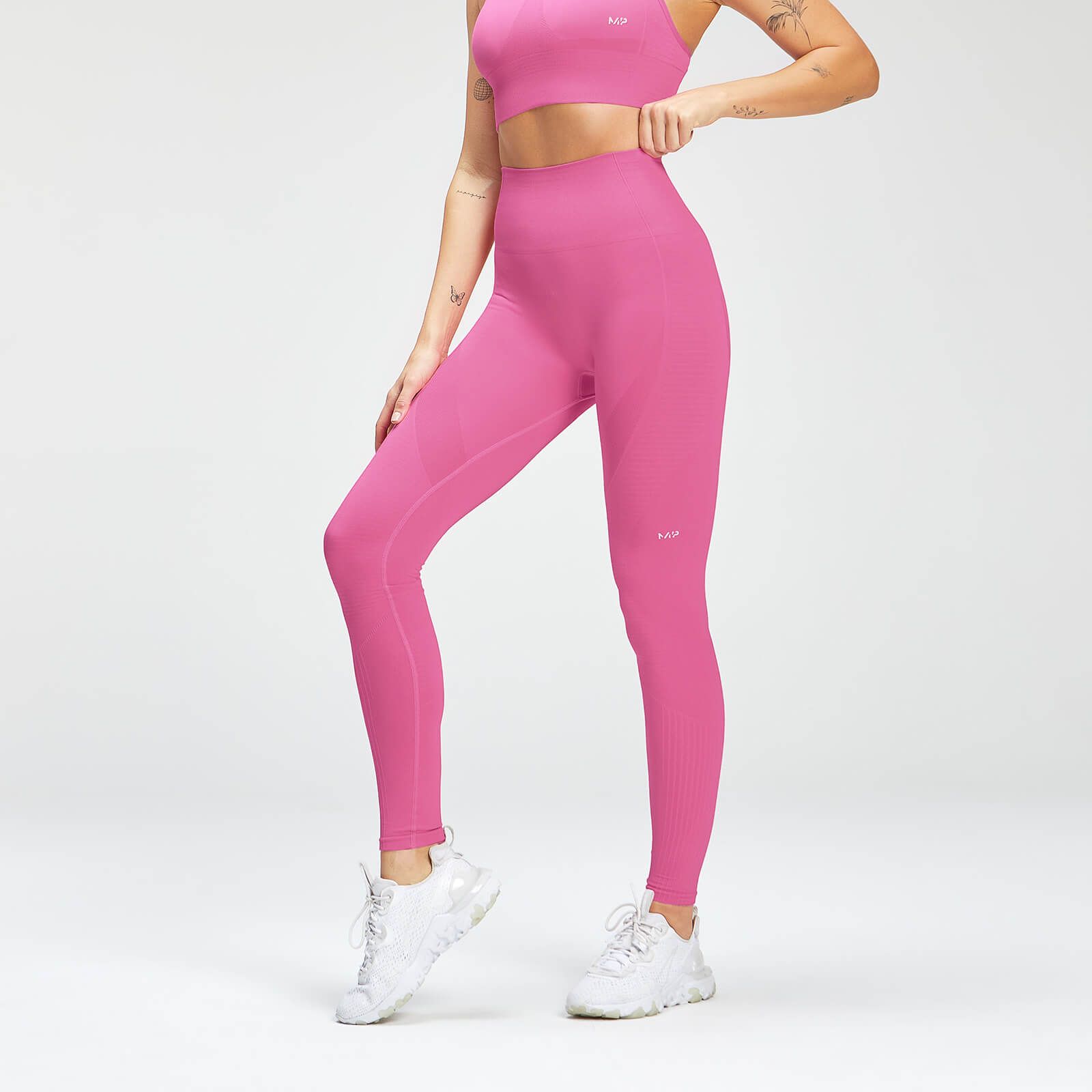 Introducing our NEW high waisted and sculpting Tempo Seamless leggings, optimised for high energy and impact interval and agility training.

The leggings are part of a vibrant matching collection and have a soft knitted seamless design and zonal ventilation. Their hydropholic finish ensure maximum sweat-wicking making them perfect for high sweat training.