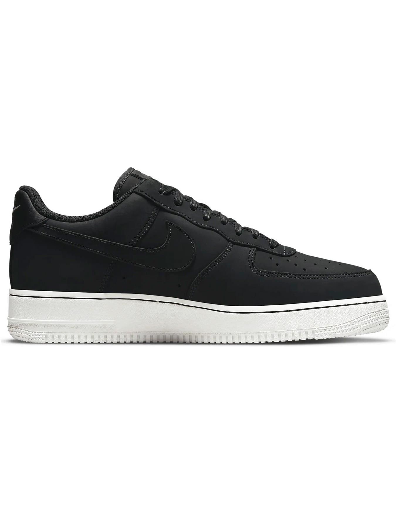 Refresh your Wardobe with these Nike Trainers, these Superb Trainers Features  Leather upper, a comfortable Synthetic lining And a Rubber Sole, These Trainers are Designed with Beautiful Logo, Perfect for Gym, Sports, Training and Walking, Good to use for Casual, workwear or any Outdoor event, these Trainers are very Lightweight and Comfortable.