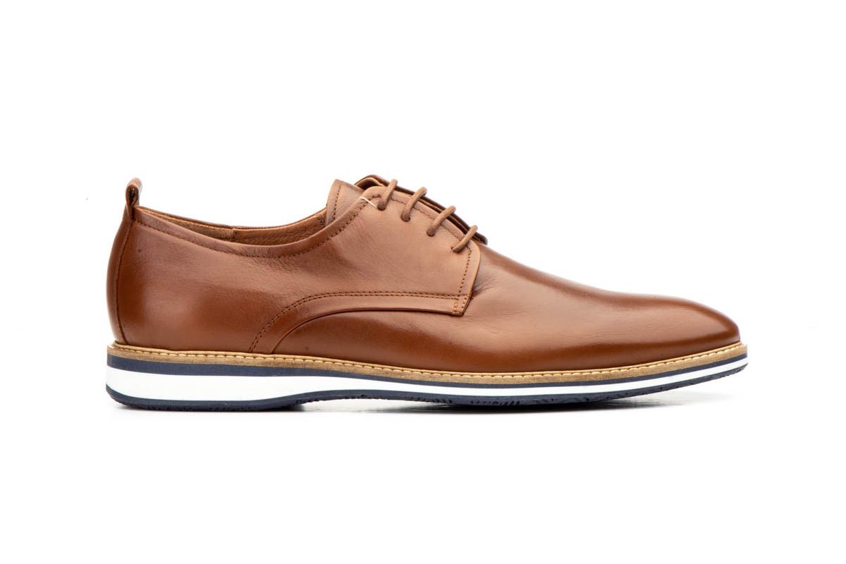 From our Capsula by Keelan collection we highlight the line to dress that despite its sobriety and elegance has a current touch. Fully manufactured in natural skin and with anti-slip rubber floor and comfortable. His Hormo is especially studied and proven so that despite being a shoe to dress is comfortable. Tradition and craftsmanship in a shoe made in Spain of guaranteed quality.
