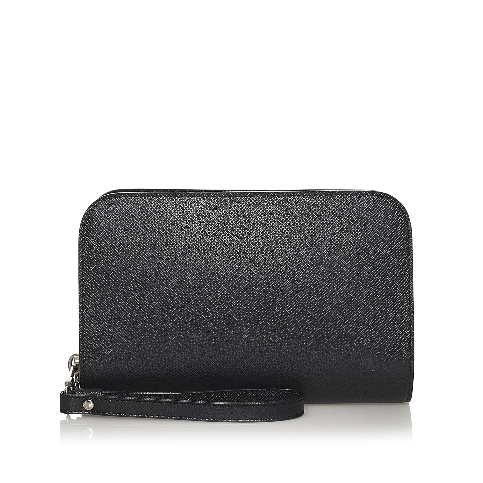 VINTAGE. RRP AS NEW. The Baikal clutch features a taiga leather body, a flat wrist strap, an exterior slip pocket, a zip around closure, and an interior slip pocket.Zipper is scratched.

Dimensions:
Length 16cm
Width 13.5cm
Depth 5cm

Original Accessories: Dust Bag

Serial Number: RI2194
Color: Black
Material: Leather x Taiga Leather
Country of Origin: France
Boutique Reference: SSU156504K1342


Product Rating: VeryGoodCondition

Certificate of Authenticity is available upon request with no extra fee required. Please contact our customer service team.