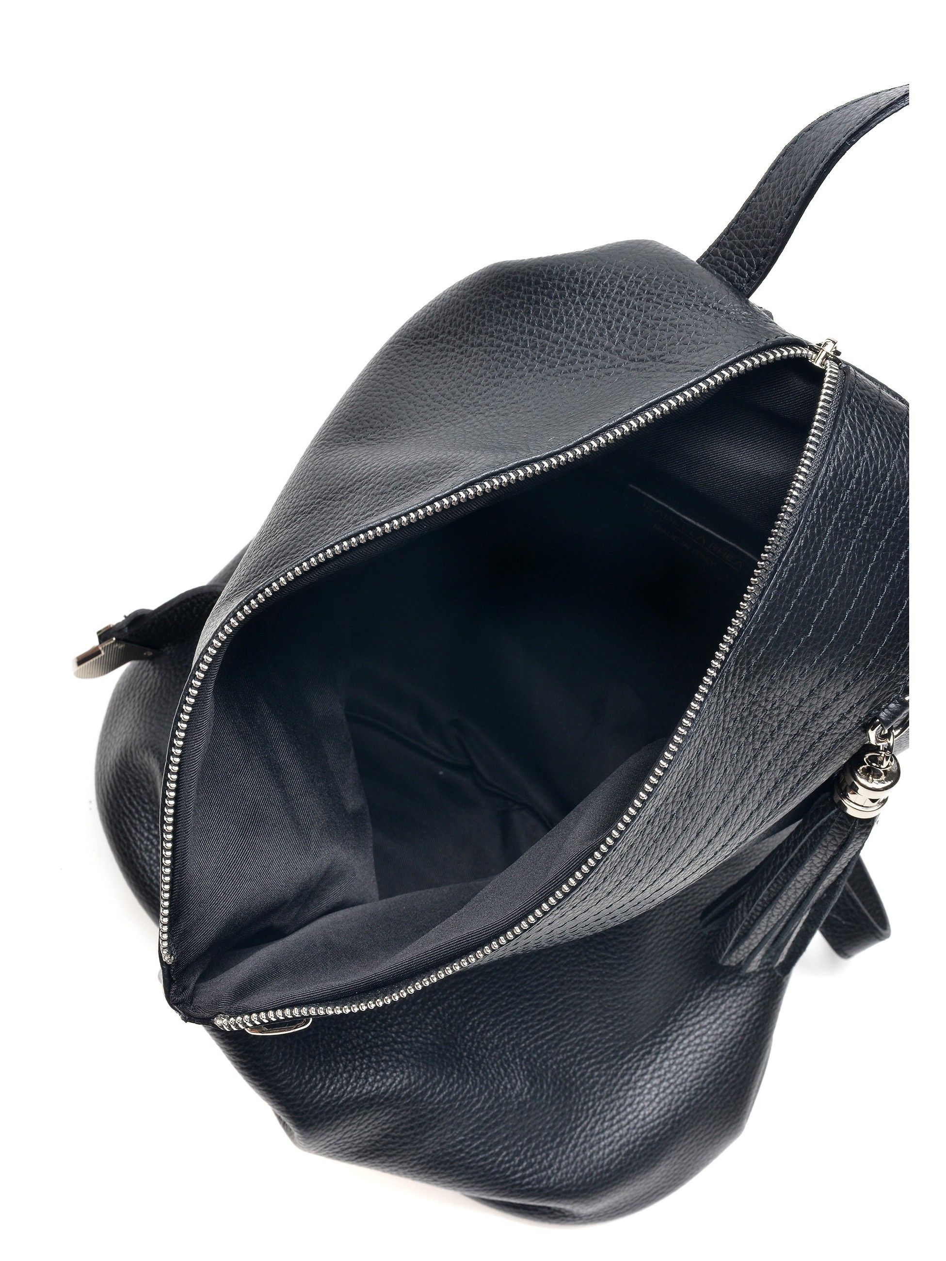 Backpack
100% cow leather
Front zip closure
Inner zip pocket
Back zip pocket
Tassel detail
Dimensions (L): 43.5x35x17 cm
Handle: 24cm
Shoulder strap: 80cm x 2 cm