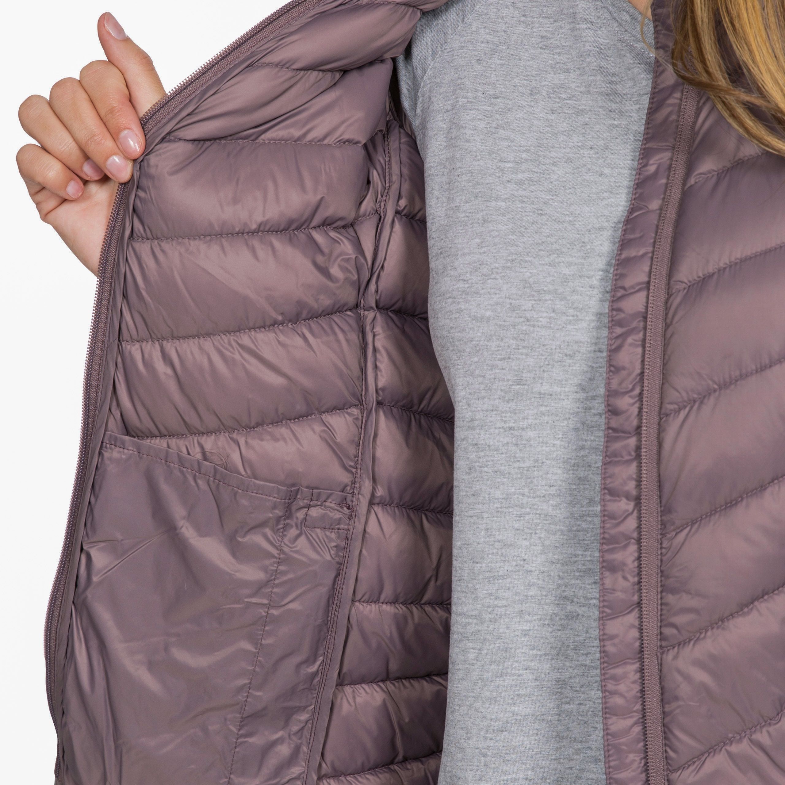 Ultra lightweight jacket. 2 lower zipped pockets. Low profile front zip. Matching binding at hem and cuffs. Stuff sack in pocket. Shell: 100% Polyamide, Lining: 100% Polyamide, Filling: 90% Down/10% Feather. Trespass Womens Chest Sizing (approx): XS/8 - 32in/81cm, S/10 - 34in/86cm, M/12 - 36in/91.4cm, L/14 - 38in/96.5cm, XL/16 - 40in/101.5cm, XXL/18 - 42in/106.5cm.