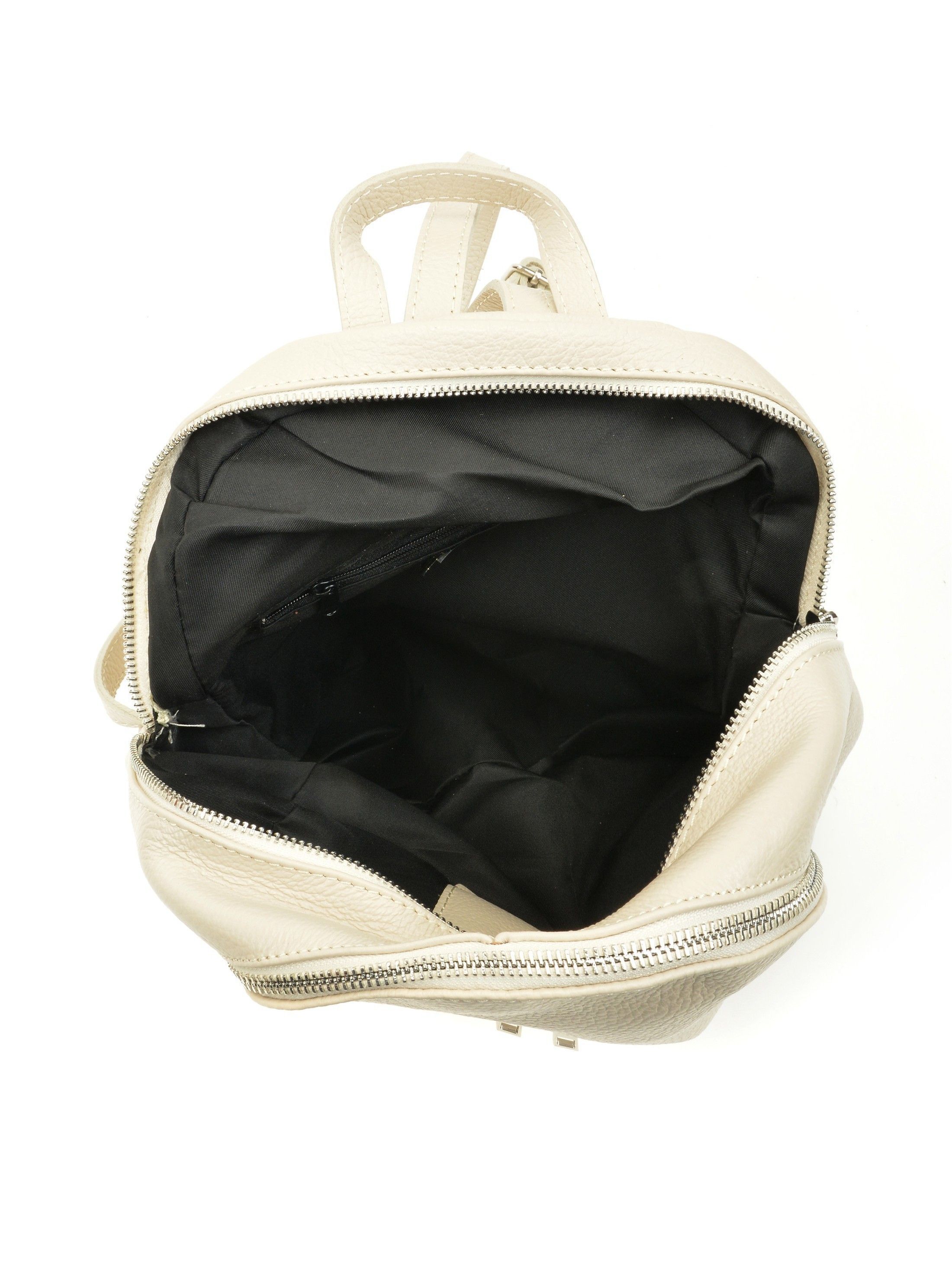Backpack
100% cow leather
Double zip closure
Front zip compartment
Interior zip pocket
Dimensions (L): 29x30x13 cm
Handle: 23 cm non adjustable
Shoulder strap: 2x80 cm adjustable