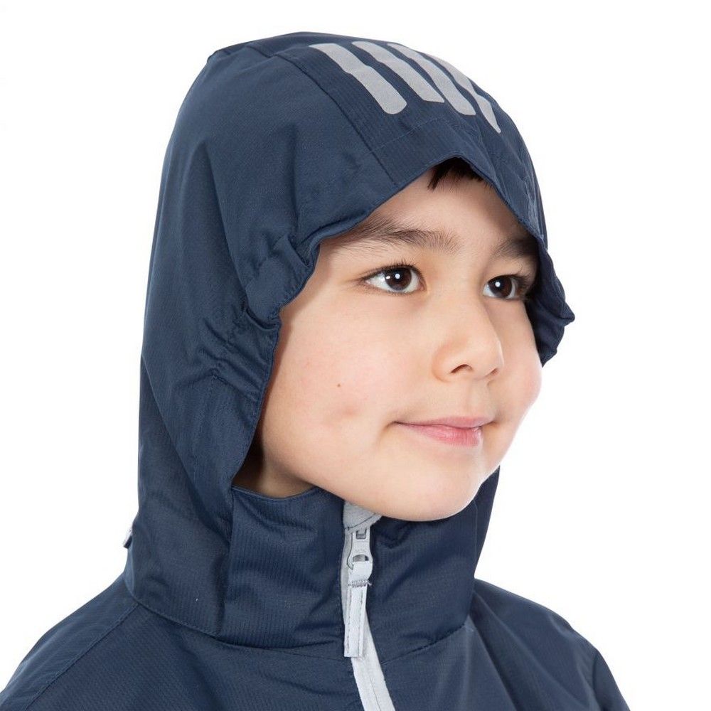 Shell: 100% Polyester PVC, Lining: 100% Polyester. 2 silver reflective zip pockets. Front zip is silver reflective. Hood is detachable with studs. Elasticated cuffs. Reflective print on the hood. Waterproof 2000, windproof, taped seams. Trespass Childrens Chest Sizing (approx): 2/3 Years - 21in/53cm, 3/4 Years - 22in/56cm, 5/6 Years - 24in/61cm, 7/8 Years - 26in/66cm, 9/10 Years - 28in/71cm, 11/12 Years - 31in/79cm.
