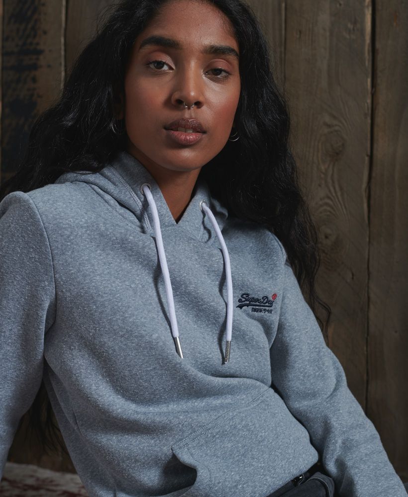 The perfect popover for those lazy Sundays, the Orange Label Overhead Hoodie will have you never wanting to leave your sofa again.Slim fit – designed to fit closer to the body for a more tailored lookDrawstring hoodRibbed hem and cuffsSoft fleece liningEmbroidered signature logoJapanese logo tab