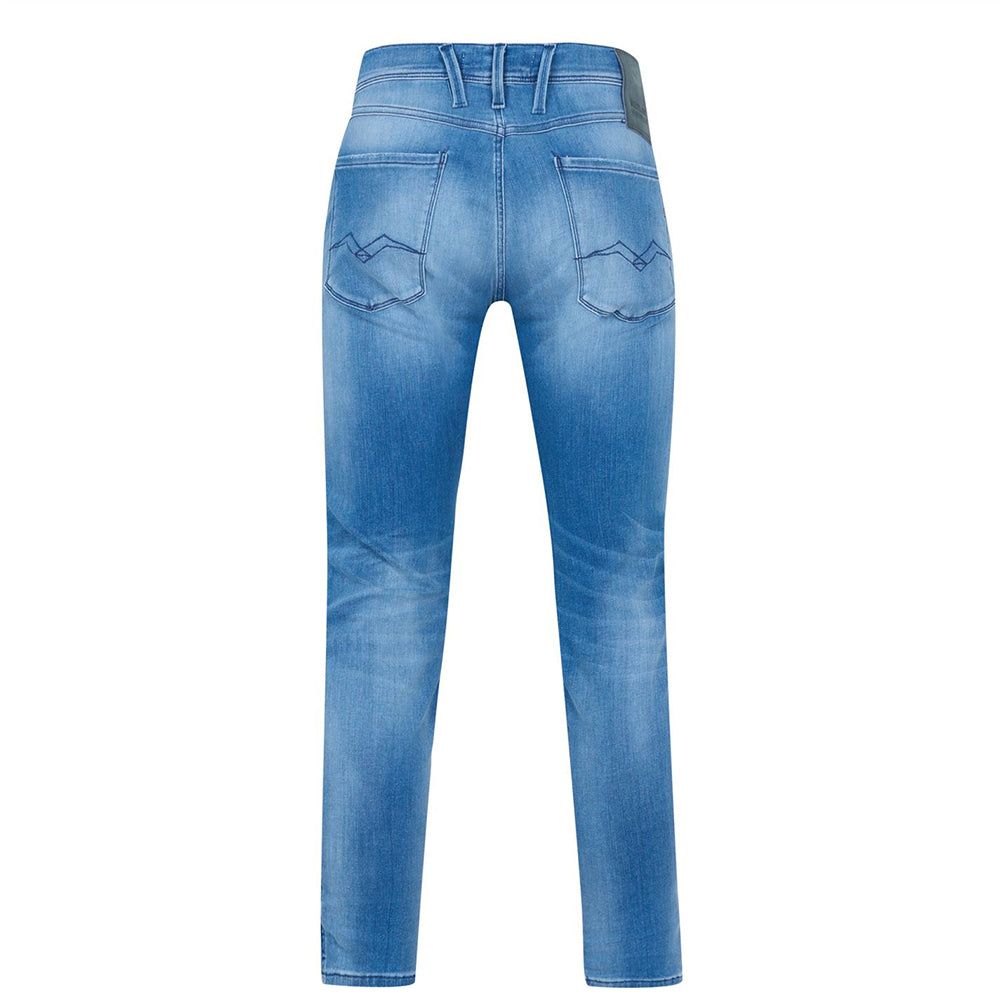These Replay Mens Hyperflex Jeans in Blue are crafted from Hyperflex re-used denim and is cut in a slim fit with a regular waist for sustainable comfort. It features a classic five pocket stitch with belt loops for convenience, this pair is finished with the Replay logo patch to the back.

Hyperflex denim
Cut in a slim fit
Sustainable