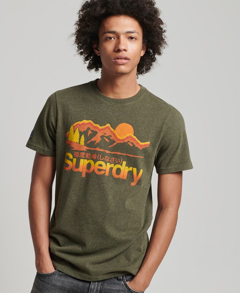 Our Great Outdoors Graphic T-Shirt brings you classic vintage vibes with an adventurous twist. It'll be sure to add a flair to your wardrobe.Relaxed fit – the classic Superdry fit. Not too slim, not too loose, just right. Go for your normal sizeCrew neckShort sleevesPrinted graphic designSignature logo patch