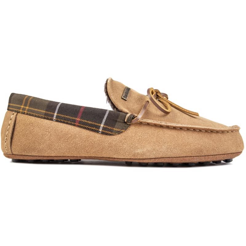 Bring The Cosy Country Style In With These Tan Barbour Slippers Tueart, Featuring Soft Suede Uppers, Warm Faux-fur Inner Lining And Flexible Rubber Soles. They're Designed With A Moccasin Construction And A Stylish Barbour Metal Logo For A Traditional, Luxurious Look.